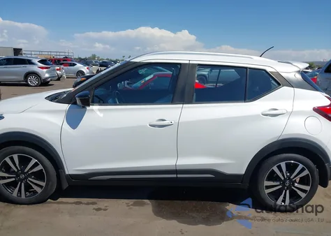 2020 Nissan Kicks Sr Xtronic Cvt z USA, uszkodzony, nr VIN 3N1CP5DV0LL511164